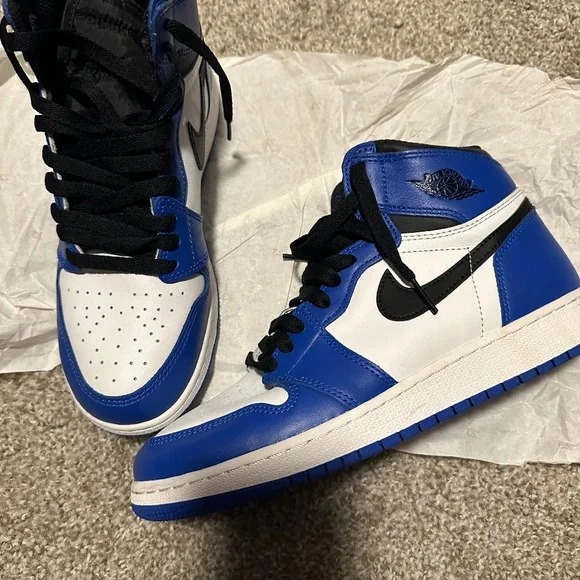 Brand New Never Worn Before Pair Jordans Marvel X Air Jordan 1 Retro High OG GS  main image 4
